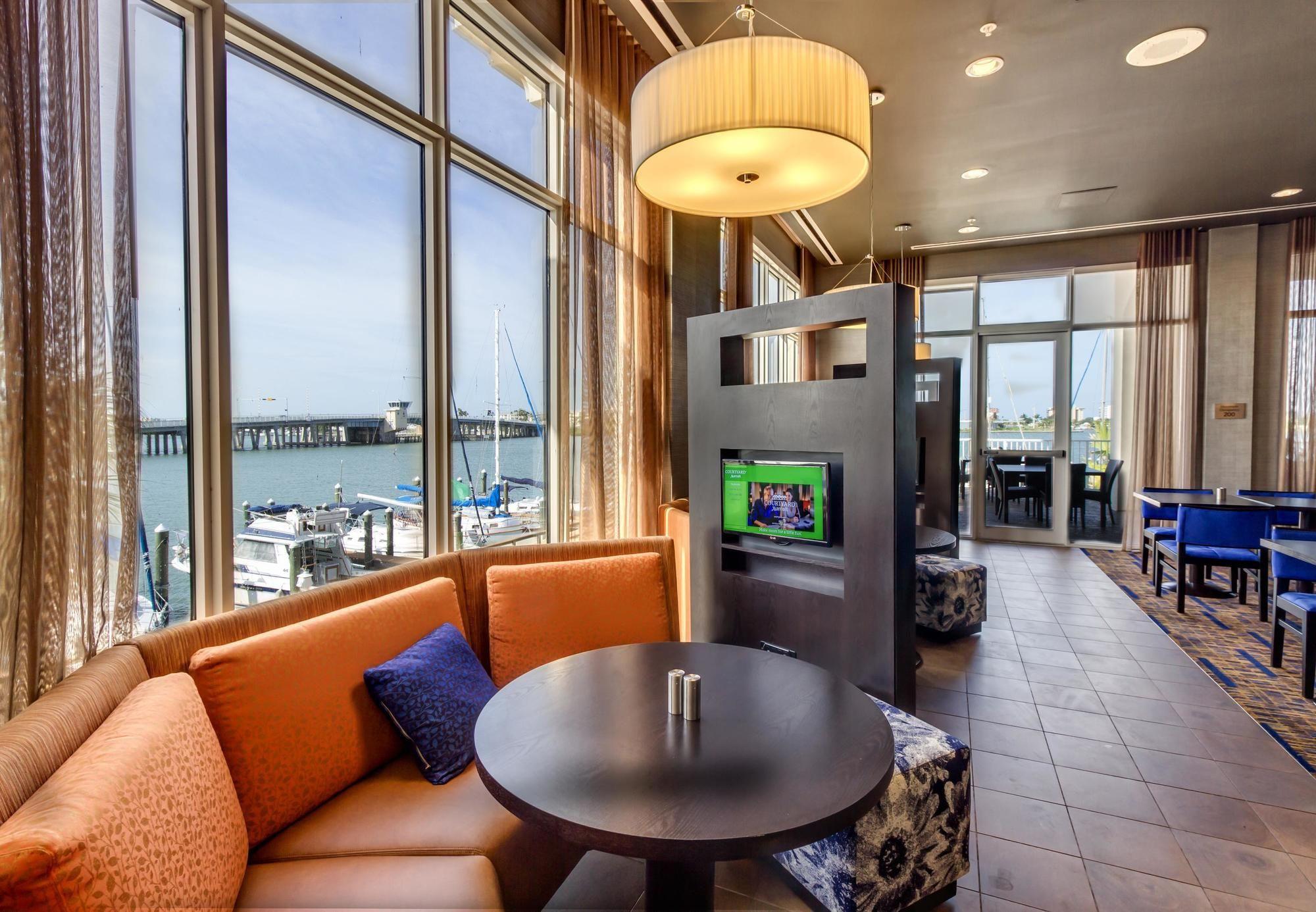Courtyard By Marriott St. Petersburg Clearwater/Мадейра-Бич Экстерьер фото