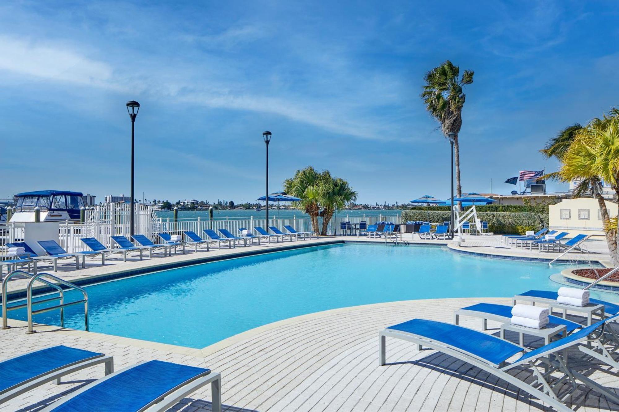Courtyard By Marriott St. Petersburg Clearwater/Мадейра-Бич Экстерьер фото